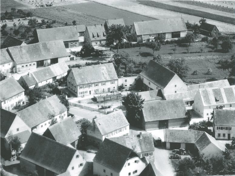  Die Anwesen Hitz, W. Ammon, Kohler, Flier, Denzler, Schweighöfer, Rösch, Weiß, Müller und Eckstein (1954) 