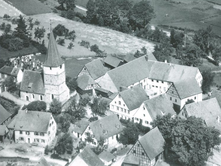 Laubendorf mit vielen Fachwerkgiebeln (1958) 